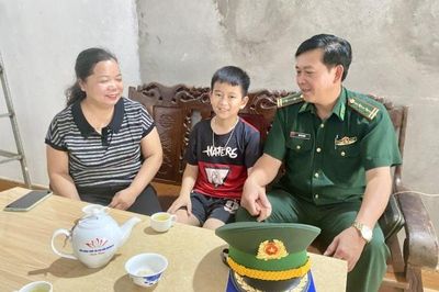 Chắp cánh tương lai trẻ em vùng biên bằng tình yêu người lính quân hàm xanh