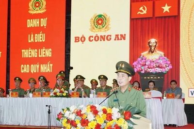 Hàng nghìn chiến sĩ CAND hội tụ, trình diễn sức mạnh tinh nhuệ giữa lòng Cố đô Huế