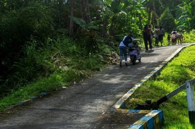 Động đất 7,8 độ richter ngoài khơi, Philippines kích hoạt cảnh báo sóng thần diện rộng