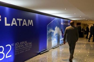 IATA dự báo lợi nhuận hàng không 2026 giảm một nửa