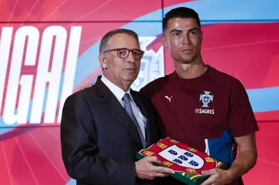 Tổng thống Bồ Đào Nha 'giao nhiệm vụ' vô địch World Cup 2026 cho Ronaldo và đồng đội