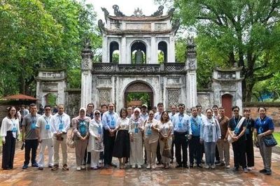 Lãnh đạo các thành phố ASEAN tham quan, khảo sát các di sản tiêu biểu của Hà Nội