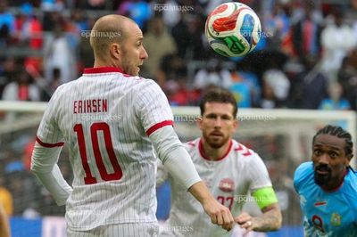Cả thế giới thót tim vì Eriksen gục ngã, tiền vệ Đan Mạch tỉnh dậy lên tiếng