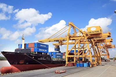 Nhập siêu 'khủng' hơn 15 tỉ đô: Nhóm hàng nào tăng mạnh?