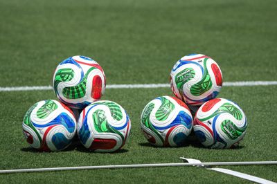 Mỹ trục xuất trọng tài World Cup ngay tại sân bay