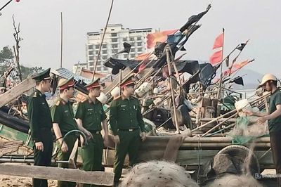 Công an xã ven biển vào cuộc quyết liệt, chung tay gỡ 'thẻ vàng' IUU