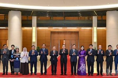 [Ảnh] Chủ tịch Quốc hội Trần Thanh Mẫn tiếp Đoàn Lãnh đạo các Thành phố ASEAN