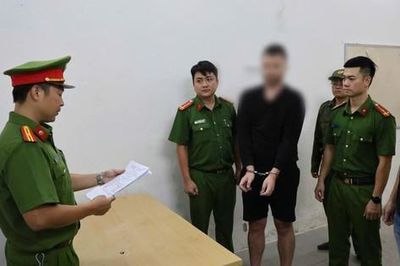 Khởi tố người đàn ông nước ngoài gây rối, đập phá quán cà phê ở Đà Nẵng