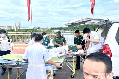 Đồn Biên phòng cửa khẩu quốc tế Móng Cái: Phối hợp mở luồng xanh cho xe cứu thương