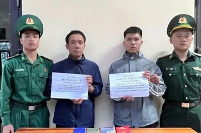 Khởi tố vụ buôn lậu hơn nửa ký vàng qua biên giới