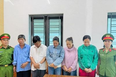 Khởi tố 5 đối tượng đánh bạc tại nhà riêng ở Hà Tĩnh