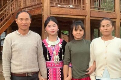 Nữ sinh người Mông 'vượt núi' nuôi ước mơ đổi thay quê nghèo