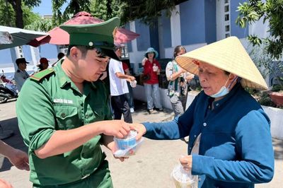 Góp sức lan tỏa yêu thương nơi biên giới biển Thanh Khê