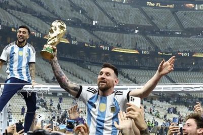 Lịch sử World Cup 2022: Lionel Messi bước vào ngôi đền các huyền thoại, và bóng tối sau những kỷ lục