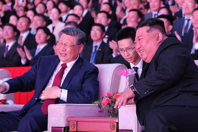 Chủ tịch Trung Quốc dự tiệc chiêu đãi, xem ca nhạc cùng Chủ tịch Triều Tiên