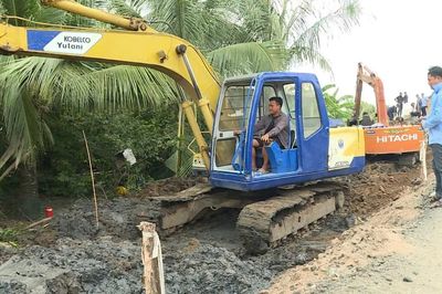 Cà Mau: Cử lực lượng bảo vệ thi công tuyến đường 'ì ạch' suốt 6 năm