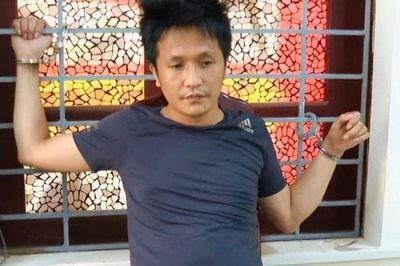 Bắt kẻ dùng hàng cấm, cầm dao tấn công trung tá công an