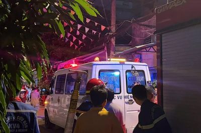 Đi học về, nam sinh bàng hoàng phát hiện cha tử vong trên tầng hai