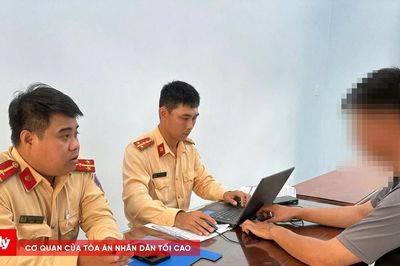 Vượt rào chắn đường sắt, tài xế bị phạt nặng