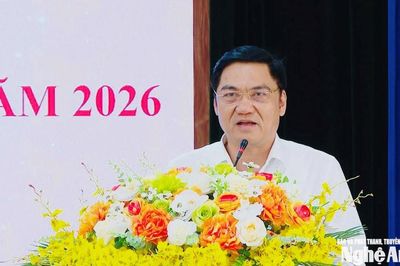 Phó Bí thư Thường trực Tỉnh ủy Hoàng Nghĩa Hiếu tiếp xúc cử tri xã Yên Trung