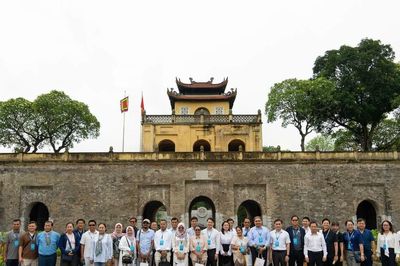 Đại biểu Hội nghị Lãnh đạo các thành phố ASEAN tham quan các di sản của Hà Nội