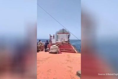 Tàu chở dầu chìm ngoài khơi Oman sau khi bị tấn công