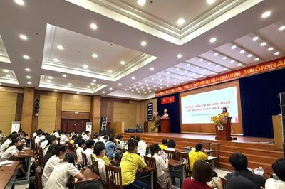 Nhà trường tiếp sức sĩ tử trước kỳ thi tốt nghiệp THPT 2026