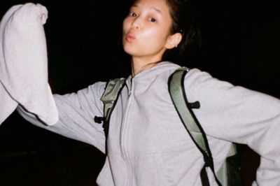 Jennie hé lộ hậu trường ở New York, mặt mộc gây chú ý