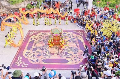 Núi Sam mùa lễ hội