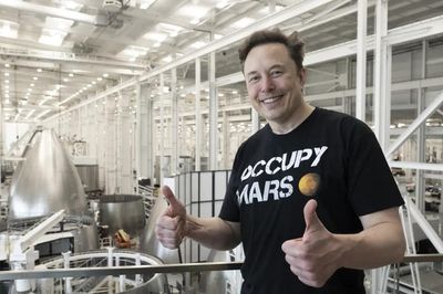 Khối tài sản của Elon Musk khi thành 'tỷ phú nghìn tỷ' đầu tiên trên thế giới