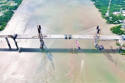 Hợp long cầu Phước Khánh trên cao tốc Bến Lức - Long Thành trong tháng 6