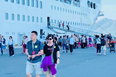 Tàu du lịch biển Star Voyager đưa 1.300 du khách đến Khánh Hòa