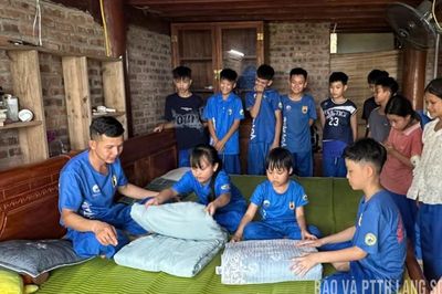 'Bài toán' trông con dịp hè