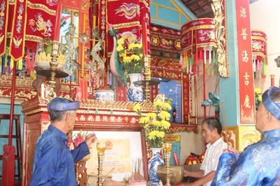 Xây dựng nếp sống văn minh trong hoạt động tín ngưỡng