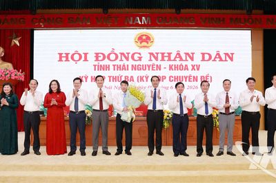 Đồng chí Trần Văn Hậu được bầu giữ chức vụ Phó Chủ tịch UBND tỉnh Thái Nguyên