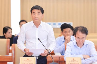 Thị trường vận tải sôi động, tăng trưởng đồng loạt cả hành khách và hàng hóa
