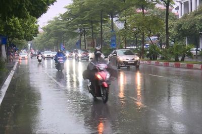 Hà Nội đón không khí lạnh trong tháng 6: 12 năm mới có một lần