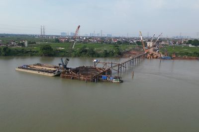 Tăng tốc thi công cầu Mễ Sở, nhiều hạng mục đã thành hình