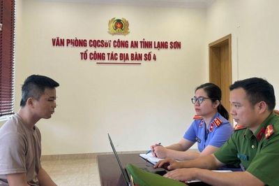 Bị khởi tố vì đi bộ sang đường không đúng quy định gây tai nạn