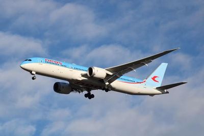 Lợi nhuận ngành hàng không toàn cầu dự báo giảm gần một nửa trong năm 2026
