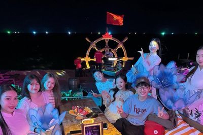 Để du lịch biển phát triển xanh và bền vững - Bài 2: Du lịch biển đảo gắn với thế mạnh địa phương