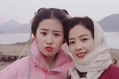 Mẹ Lưu Diệc Phi 'đẹp hơn con gái'