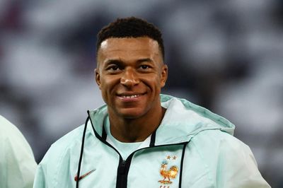 Mbappe gây tranh cãi