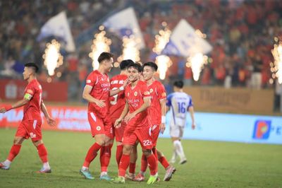 CLB Công An Hà Nội đấu Adelaide United tranh vé vào vòng bảng