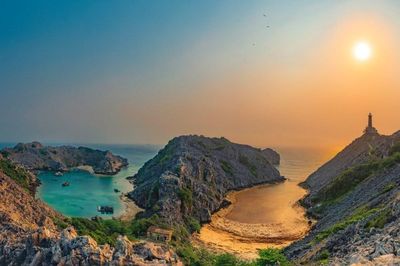 Hải đăng Long Châu: Trăm năm soi sáng biển trời Đông Bắc