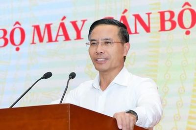 Khẩn trương sắp xếp, kiện toàn tổ chức bộ máy, nhân sự; ban hành danh mục vị trí việc làm