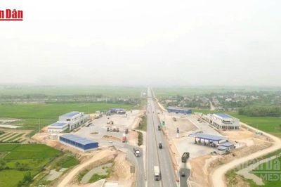 [Video] Tiến độ thi công các trạm dừng nghỉ trên tuyến cao tốc Bắc - Nam vẫn chậm