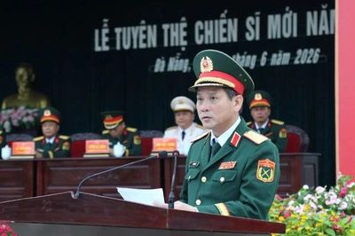 Chiến sĩ mới tuyên thệ tại Trung đoàn 143, Quân khu 5