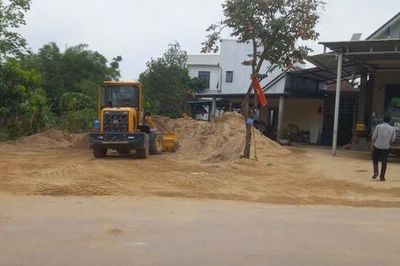 Một phường ở Huế có 20 bãi tập kết cát, sỏi trái phép, sẽ xử lý ra sao?