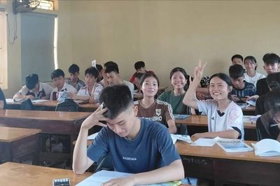 Chiều nay, hơn 1,2 triệu thí sinh làm thủ tục dự thi tốt nghiệp THPT